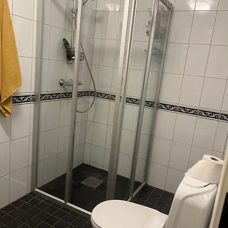 3rd Floor Living Space With Shared Kitchen בית אירוח